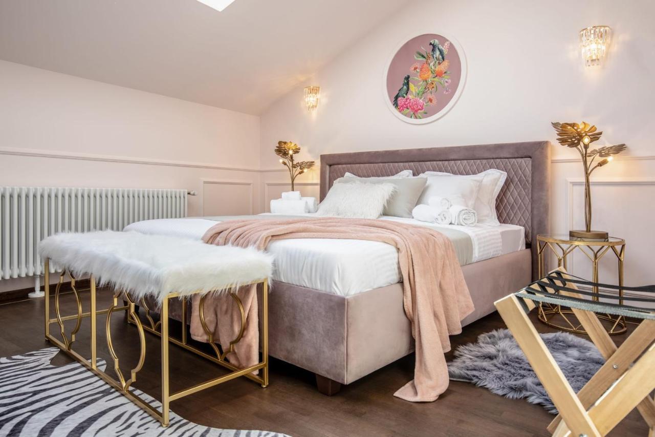 Holt Old Town Luxury Suites Bucureşti Exterior foto