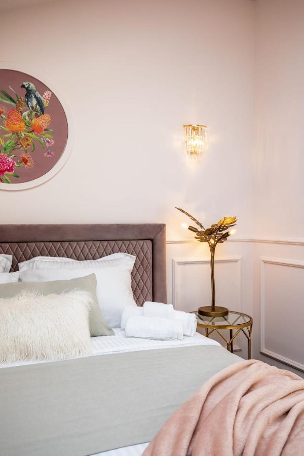 Holt Old Town Luxury Suites Bucureşti Exterior foto